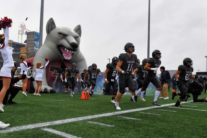 Tualatin.Central-Catholic.6A-football-final.Leon-Neuschwander.2